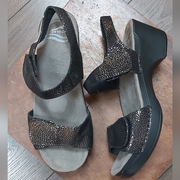 Dansko metallic leopard print Sonnet sandals - Picture 5 of 9